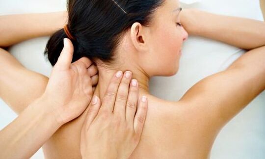 Halsspaltenmassage für Osteochondose